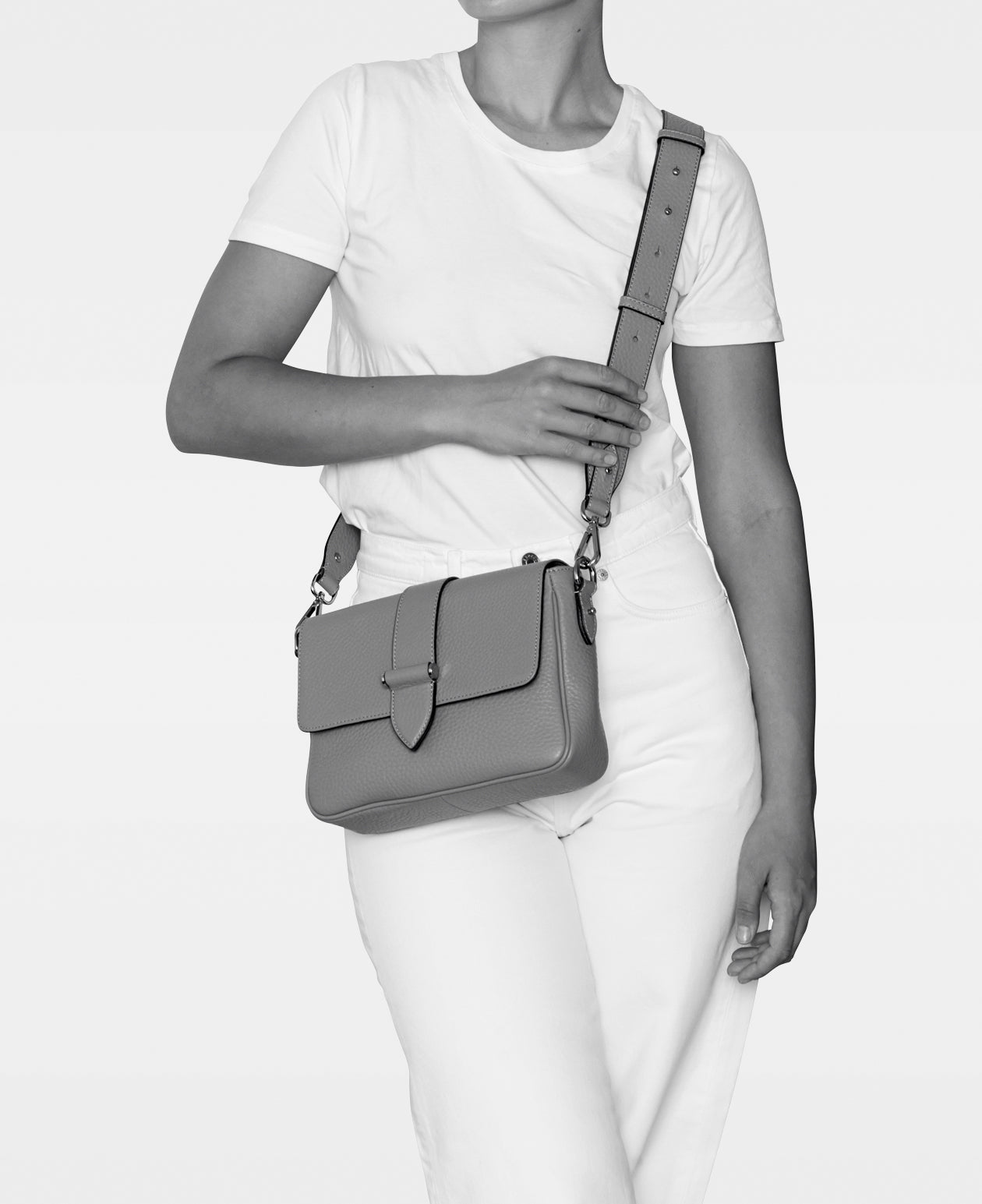 DECADENT COPENHAGEN NICKY crossbody bag Crossbody-väskor Camel