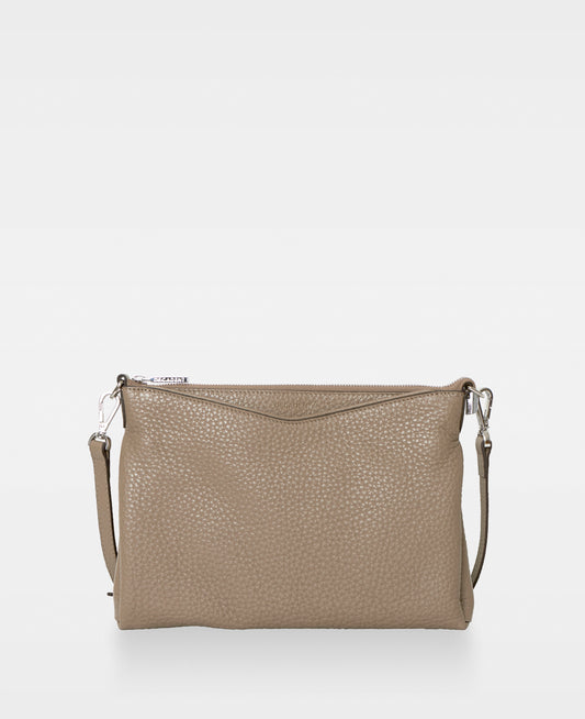 DECADENT COPENHAGEN CLAIRE big crossbody bag Crossbody-väskor Sand