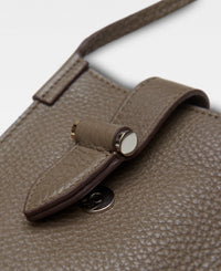 DECADENT COPENHAGEN FIONA mobile crossbody bag Crossbody-väskor Clay