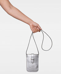DECADENT COPENHAGEN FIONA mobile crossbody bag Crossbody-väskor Silver Metallic