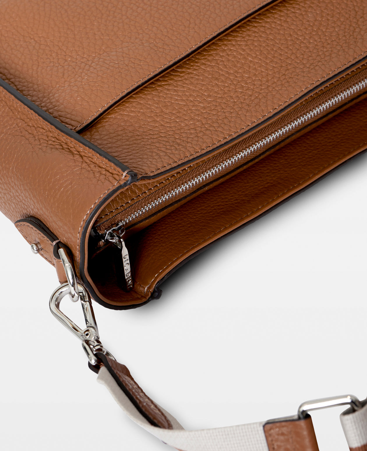 DECADENT COPENHAGEN VIVIAN small bucket bag Axelväskor Cognac 